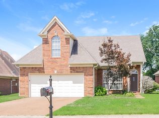 4077 Course View Dr, Memphis, TN 38135
