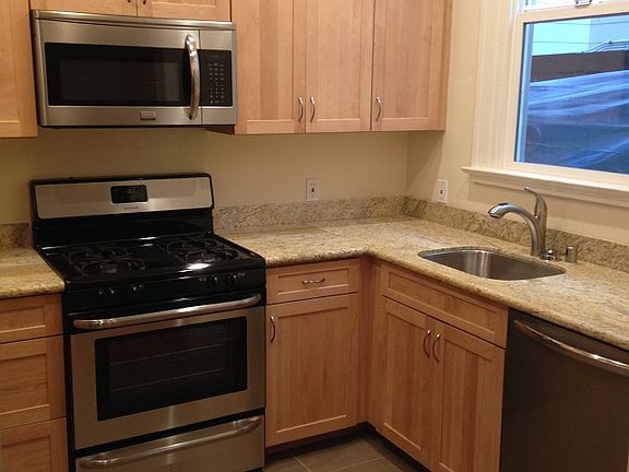 5th image of 1732 Washington St APT 2