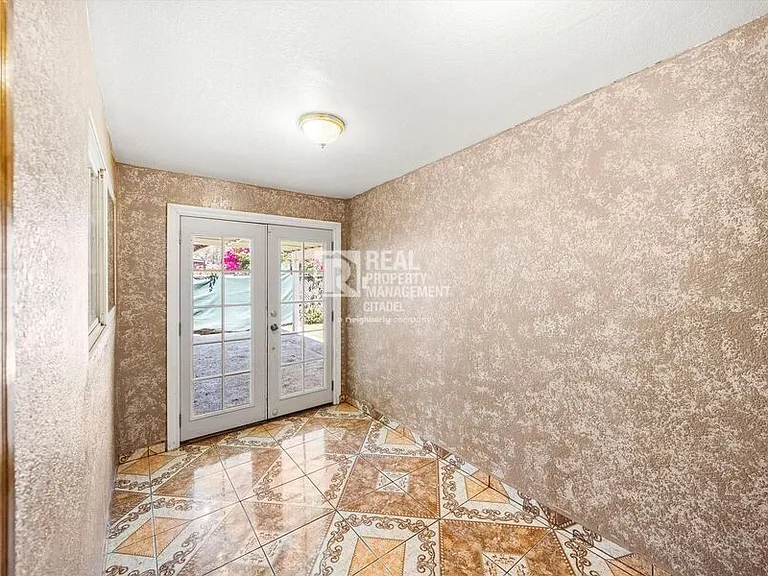 16653 Mallory Dr — Photo 22