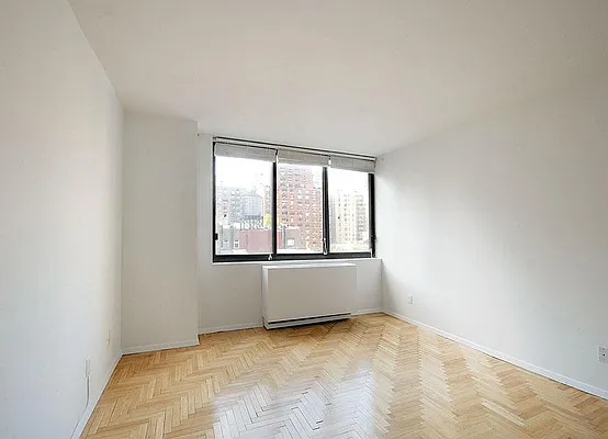 Sold by Warburg | media 12