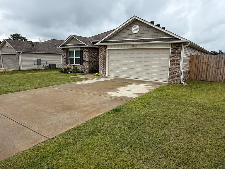 35 Kinley Brook Ln — Photo 4