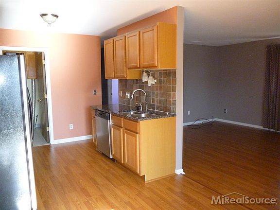 4th image of 50155 N Horst Ct