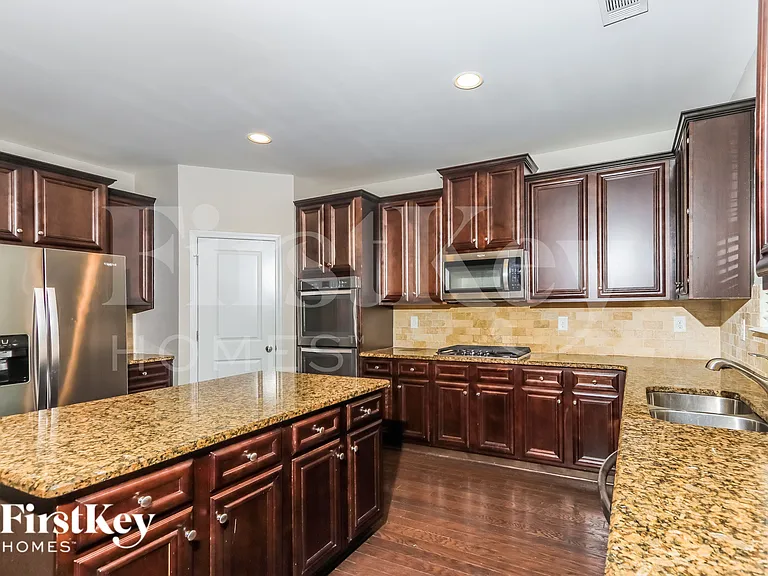 356 Madison Grace Ave — Photo 6
