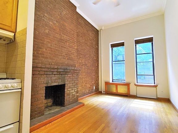 2nd image of 155 W 85th St #A2