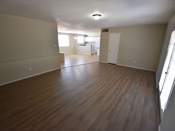 3rd image of 5535 N 63rd Ave