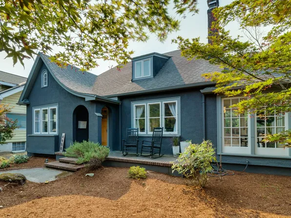 4950 NE Halsey St, Portland, OR 97213