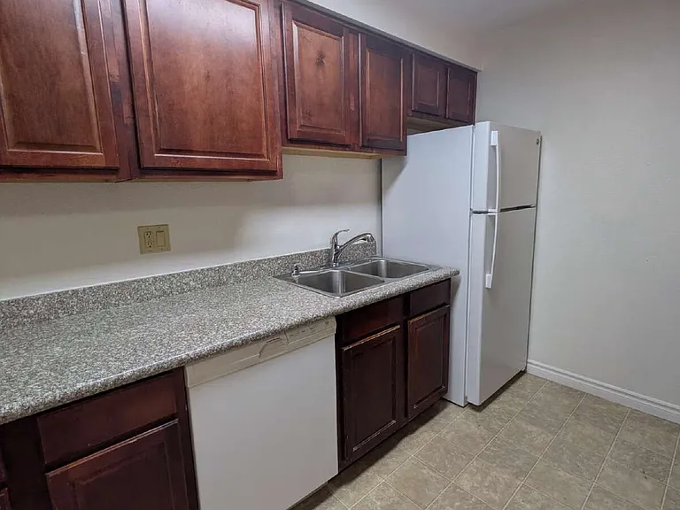 5321 River Glen Dr #236 — Photo 8