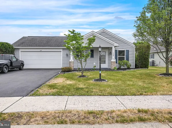 329 Eisenhower Dr, Chambersburg, PA 17201