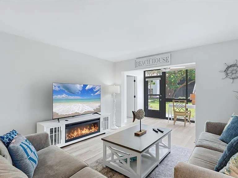 1640 Stickney Point Rd #40-101 — Photo 10
