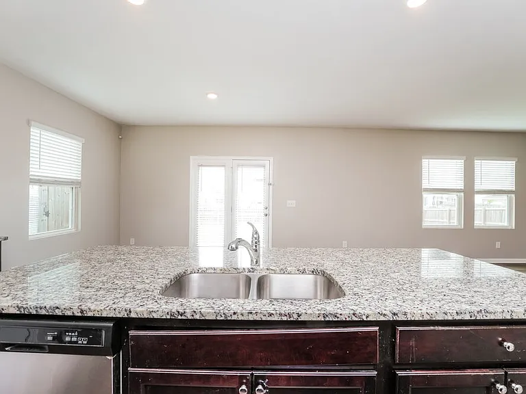 3740 Newbury Place Dr — Photo 9