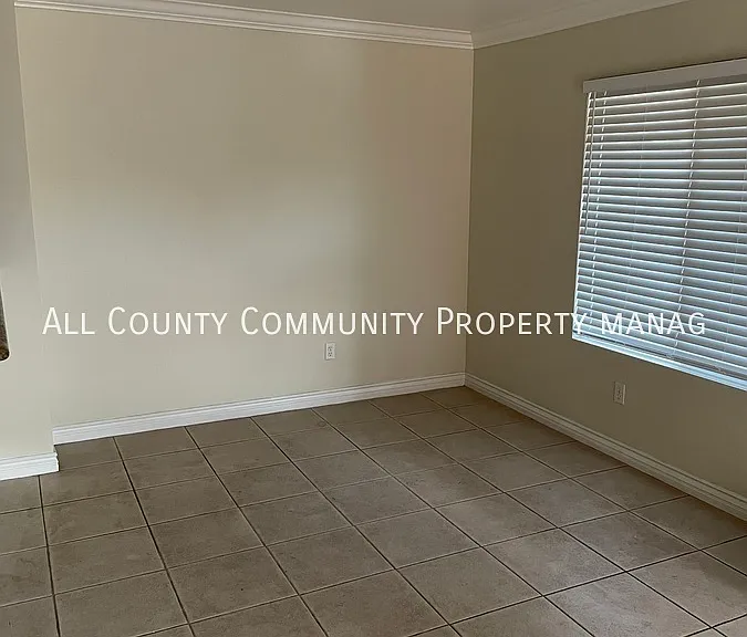 1132 N Broadway #16 — Photo 3