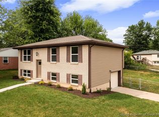 215 Pimlico Dr, New Albany, IN 47150