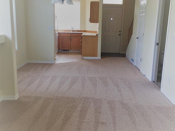 Dining & kitchen area