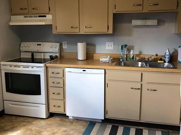 3rd image of 7795 Stoneford Dr
