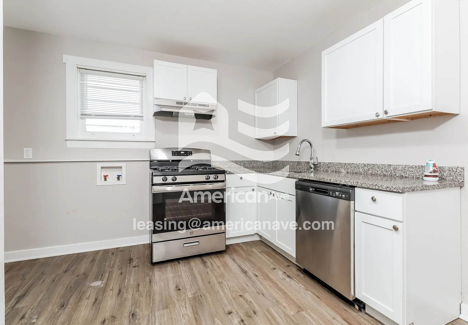 3 bed, 1.5 bath, 1437 sqft, $1,272 — Photo 4