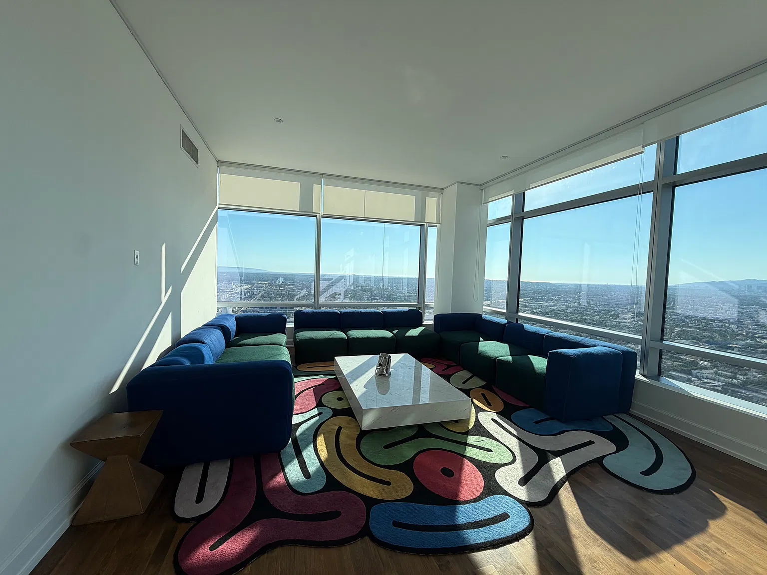 900 W Olympic Blvd — Photo 1