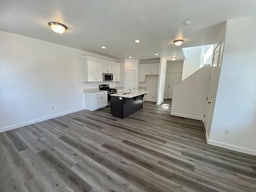 3rd image of 15130 S Wild Horse Way