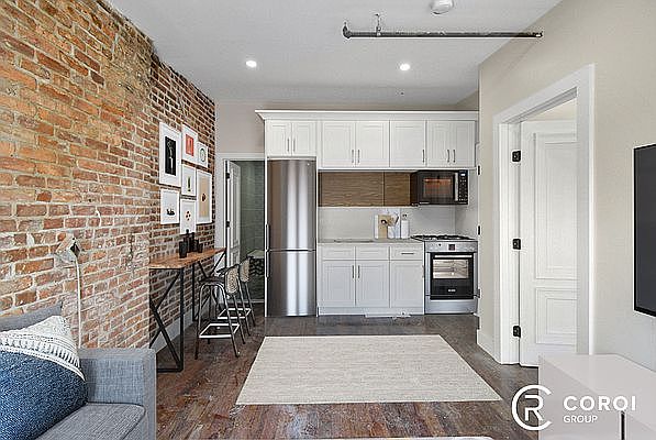 1st image of 7 Spencer Pl #5