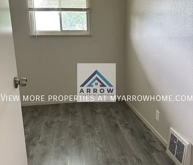 218 Ben Nevis Rd — Photo 16