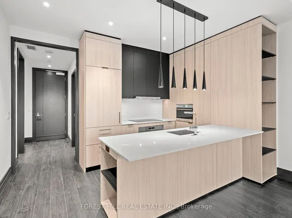 2 Avenue Rd #704, Toronto, ON M5R 2E8