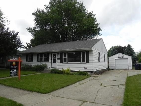 2nd image of 1352 S Washington St