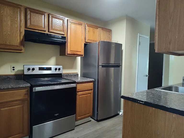 221 W Edgewater Way — Photo 3
