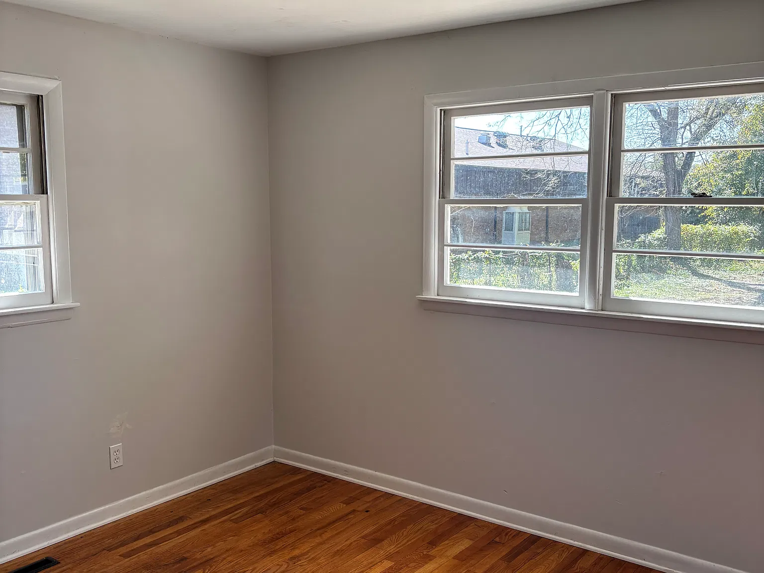 3 bed, 1050 sqft, $1,500 — Photo 3