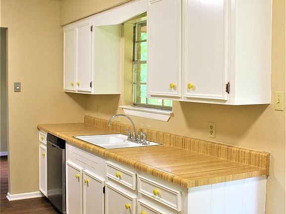 5th image of 148 Woodland Cir