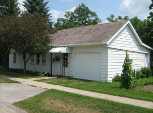 120 1st Ave NW, Waucoma, IA 52171