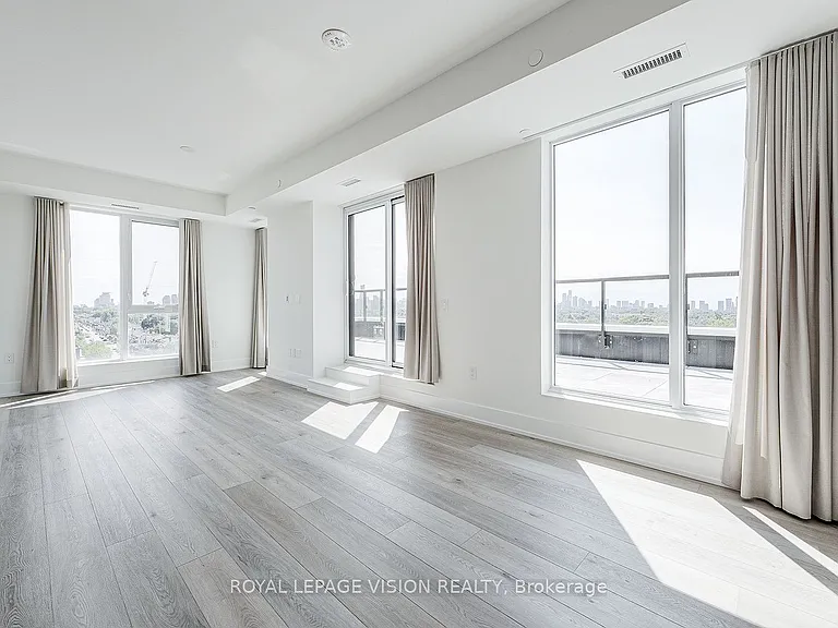 858 Dupont St #728 — Photo 20