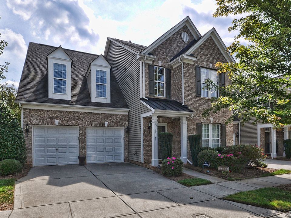 End unit Skybrook Townhouse