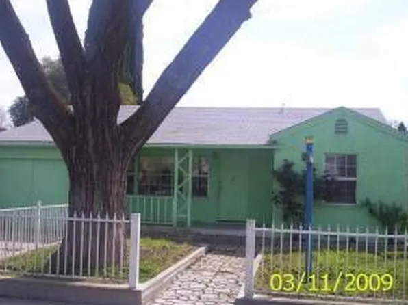 1952 Hollister St, Ceres, CA 95307