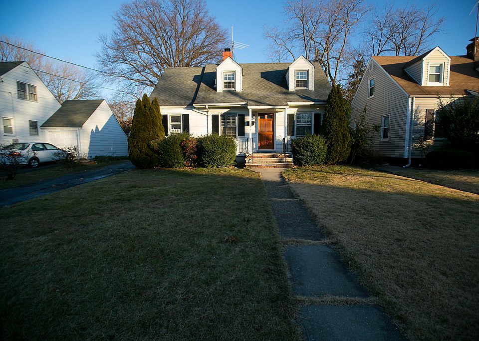 1st image of 272 Linden Ave