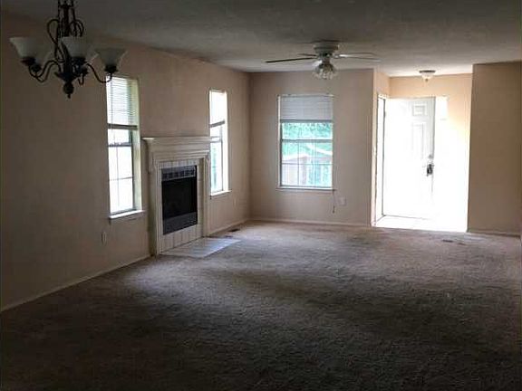 5th image of 404 Camellia Dr #A & B