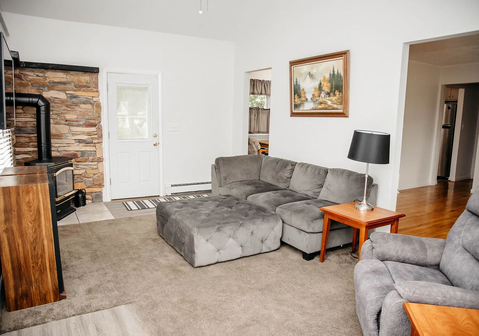 Fully Furnished Single Family Home - Internet And Basic Cable Included - 5% Military Or Student D... — Photo 3