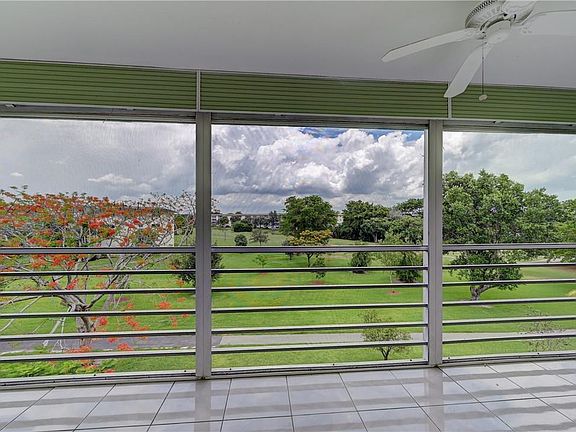 2nd image of 2803 Victoria Way #F4