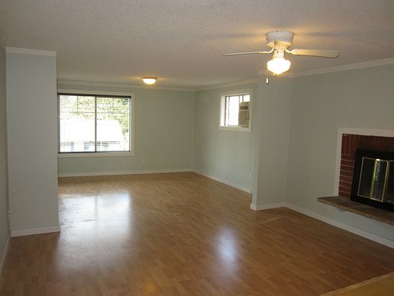 4th image of 1709 E Alder St APT B