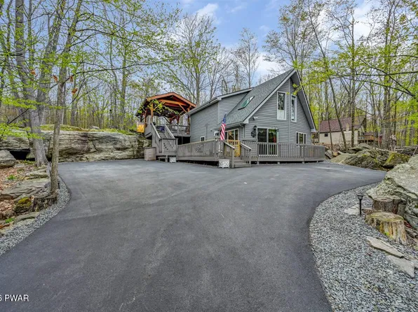 149 N Fairway Dr, Lake Ariel, PA 18436
