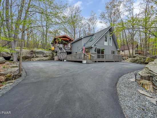 149 N Fairway Dr, Lake Ariel, PA 18436