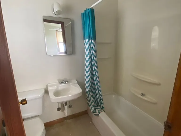 102 Andrew St — Photo 3
