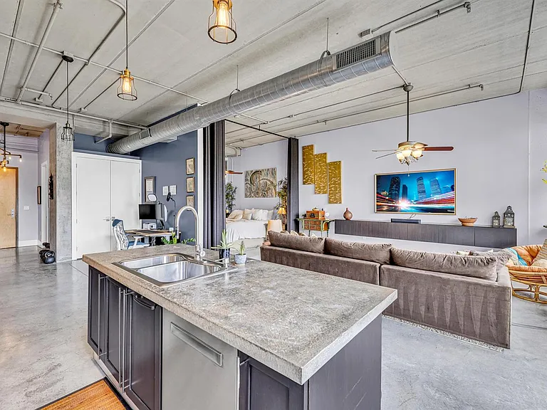 425 N Andrews Ave #303 — Photo 15