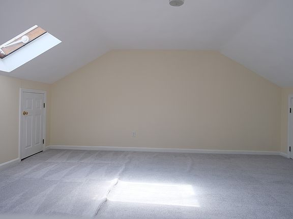 4th image of 544 Lincoln St #544