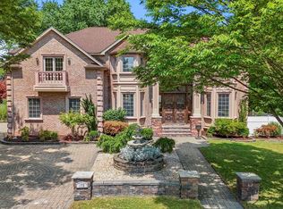 173 Haase Ave, Paramus, NJ 07652