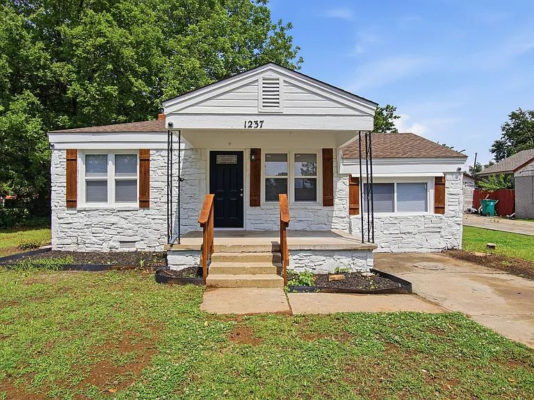 1237 Staton Dr — Photo 30