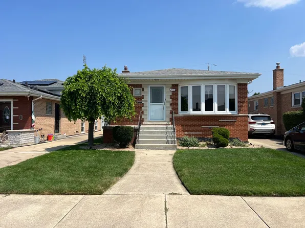 8433 S Karlov Ave, Chicago, IL 60652