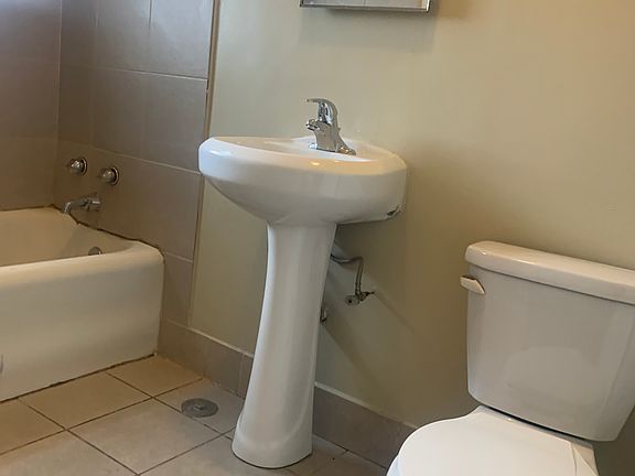 2nd image of 1549 N Waller Ave #3