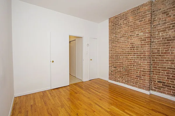 Rented by Keller Williams NYC | media 23