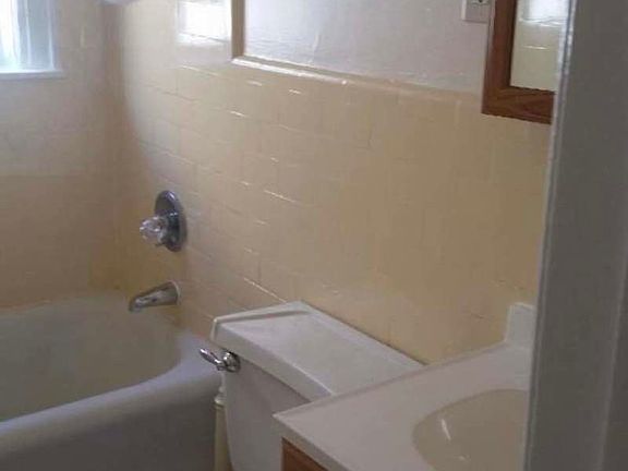 4th image of 32-62 46th St #2R