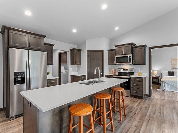 3rd image of 1708 Patriot Way