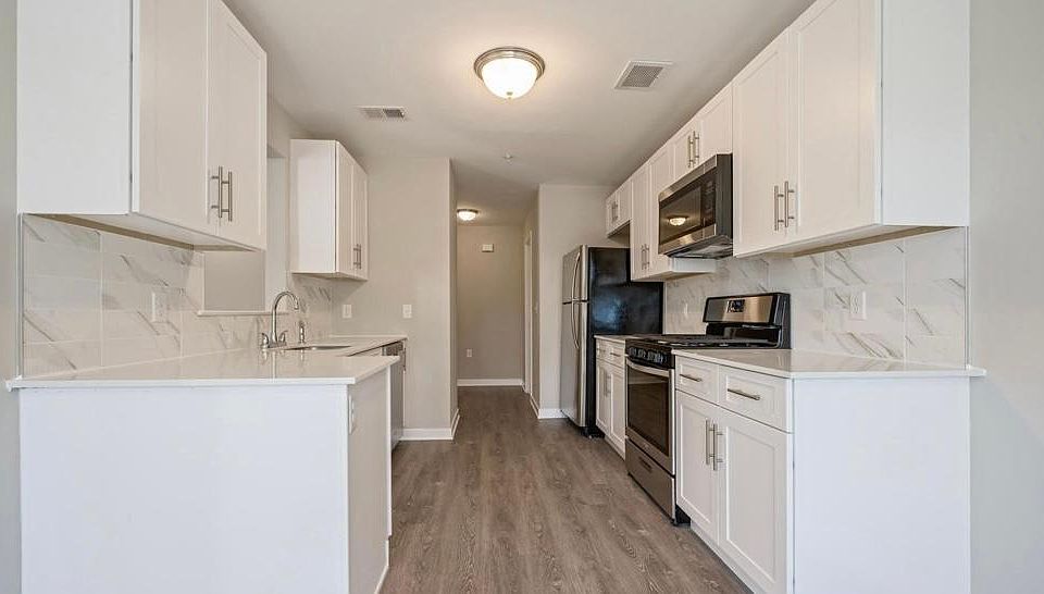 85 Main St East Brunswick NJ Zillow